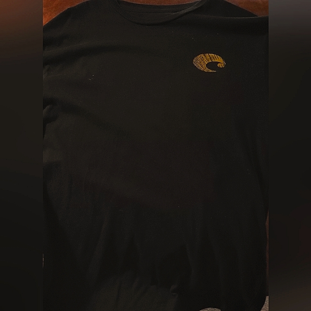 Costa t shirt like new. Size medium